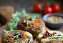Burger compatti di fagioli neri, vegan e senza glutine