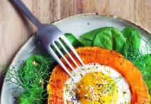 uovo all'occhio di bue nella zucca