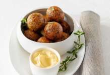 Polpettine di fagioli rossi con salsa al curry