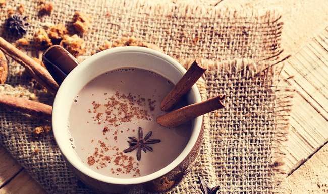 La bevanda ideale per scaldare l’inverno? All’indiana, molto speziata e col cacao