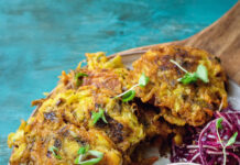 Frittelle di fagioli, germogli e radicchio rosso