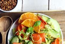 Insalata di cavolini, avocado e mandarino