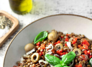 Lenticchie in insalata con pomodorini e olive