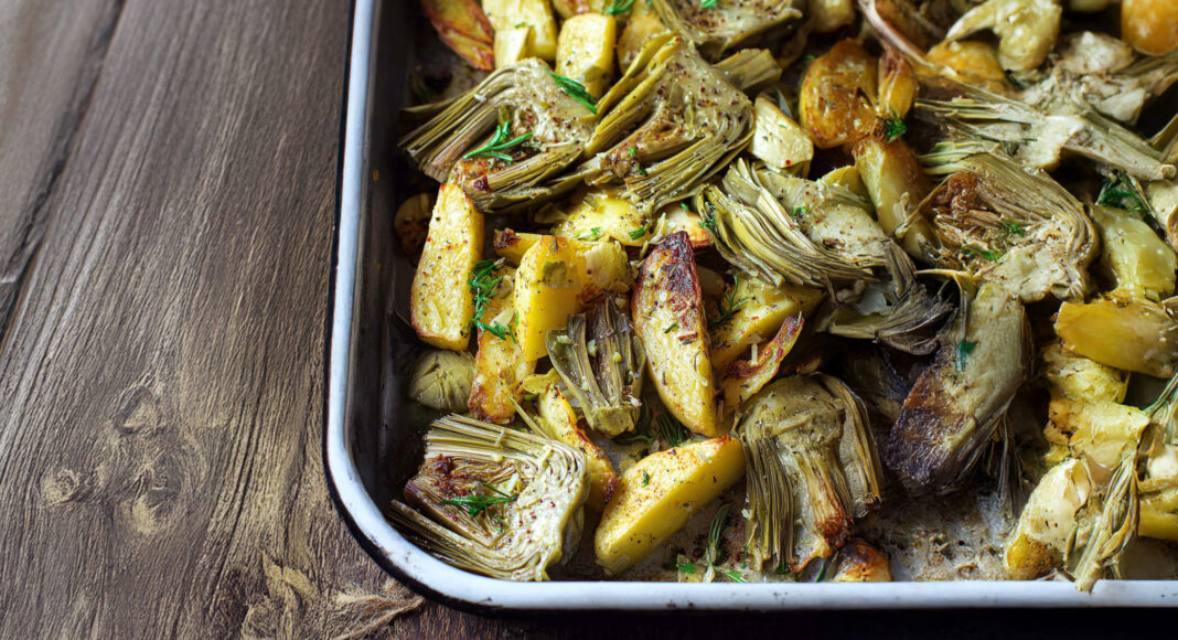 Carciofi e patate veloci al forno