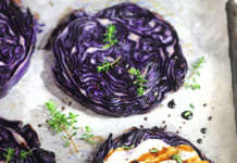 Fette di cappuccio viola al forno