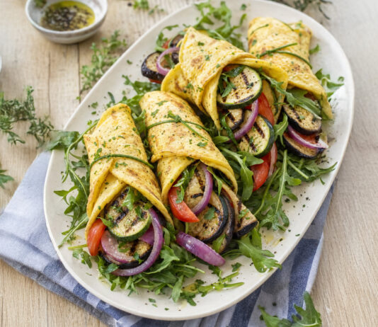 Omelette ratatouille con rucola ed erbe