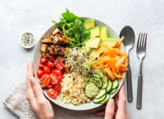 Non ingrassare diventa più facile con i menu light da fare a occhio