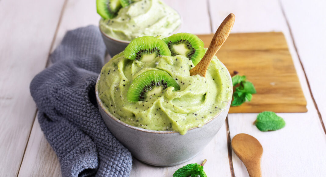 Sorbetto istantaneo di kiwi, vegan