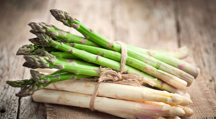 Breve storia degli asparagi e piccoli suggerimenti per gustarli al meglio