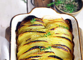 Teglia di chips di patate