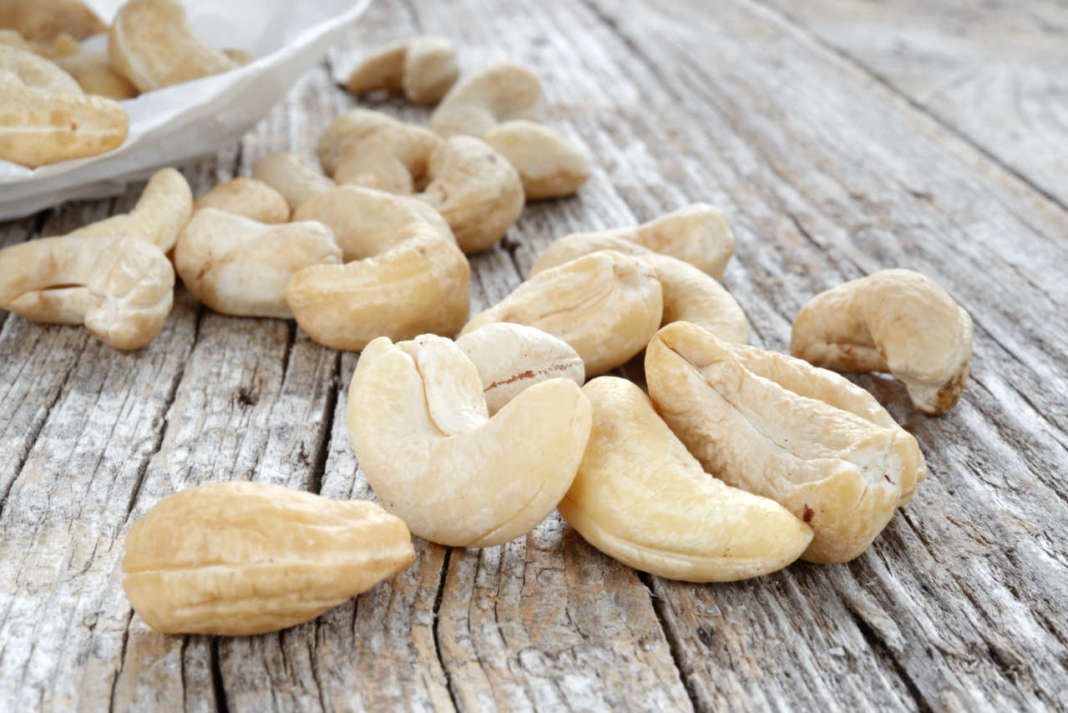 anacardi sfondo vintage - frutta secca