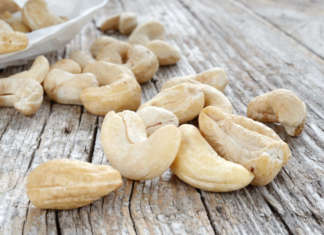 Preziosi anacardi: proprietà e ricette (per vegani e non solo)