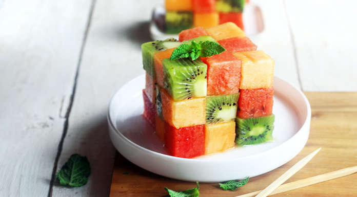 Come abbinare frutta e verdura estiva per assorbire più nutrienti? Cubo di frutta