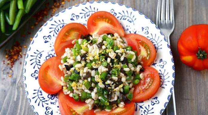 Orzo, fagiolini, pomodori e quel tocco magico del peperoncino