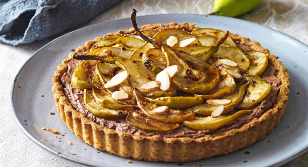 Crostata cioccolato, ricotta, mandorle e pere caramellate