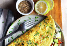 Omelette peperoni avocado