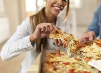 Cheat meal: perché lo “sgarro” alla dieta fa bene all’umore (ma anche al corpo!)