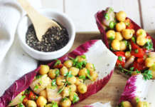 Insalata di ceci nel radicchio