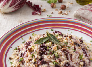 Risotto al radicchio con fagioli e nocciole