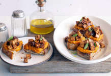 Bruschette integrali con crema di zucca