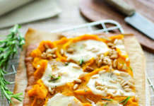 Pizza con crema di zucca al rosmarino e pinoli