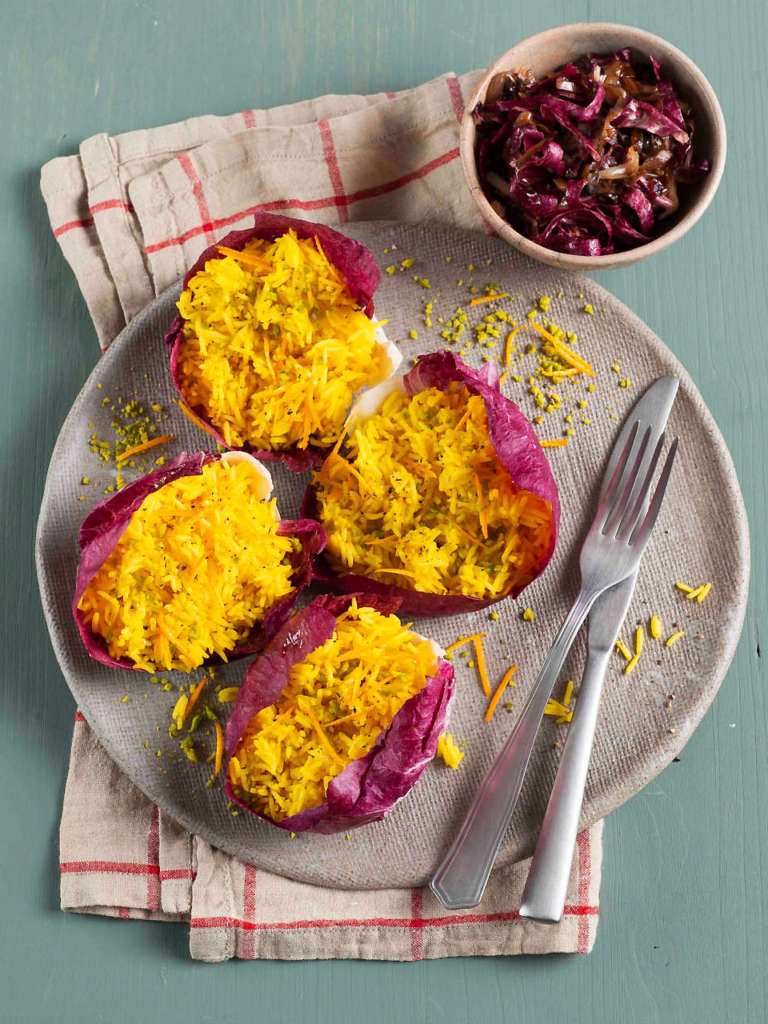Coppette di riso basmati giallo con radicchio alle acciughe