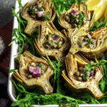 Carciofi al forno con capperi e cipolla