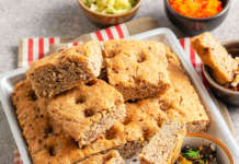 Focaccia di farro e lenticchie con paté vegan