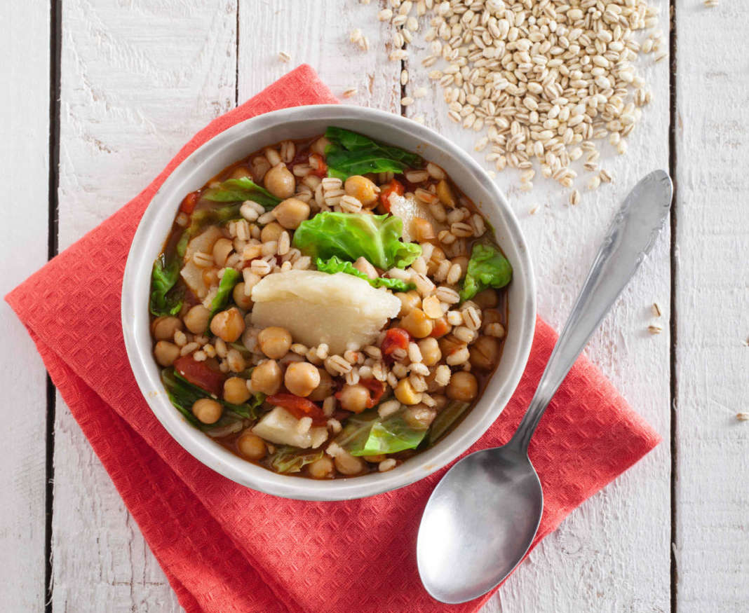 minestra-orzo-ceci-verza ceci