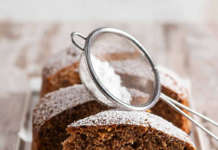 Torta integrale di noci al caffè