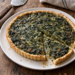 Torta salata di cavolo nero e scarola al gorgonzola