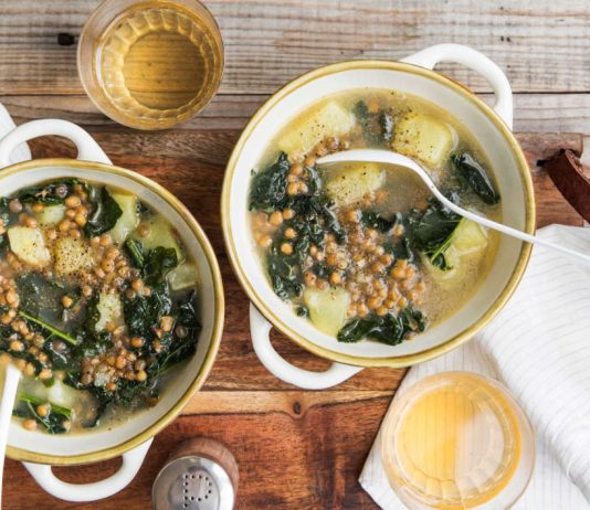 Zuppa di lenticchie, patate e cavolo nero