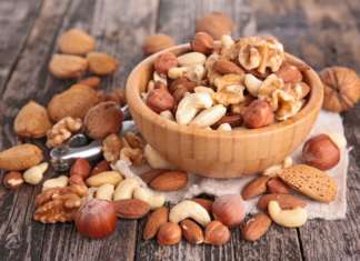 La frutta secca si usa tutta! 4 ricette anti-spreco frutta secca