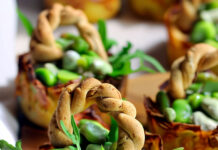 Cestini di patate con rucola e fave