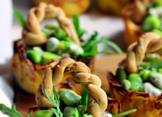 Cestini di patate con rucola e fave