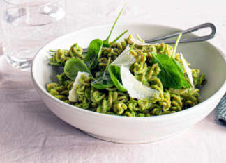L’avocado fa bene: proprietà, benefici e come apprezzarlo Fusilli di ceci con pesto di avocado e spinacini