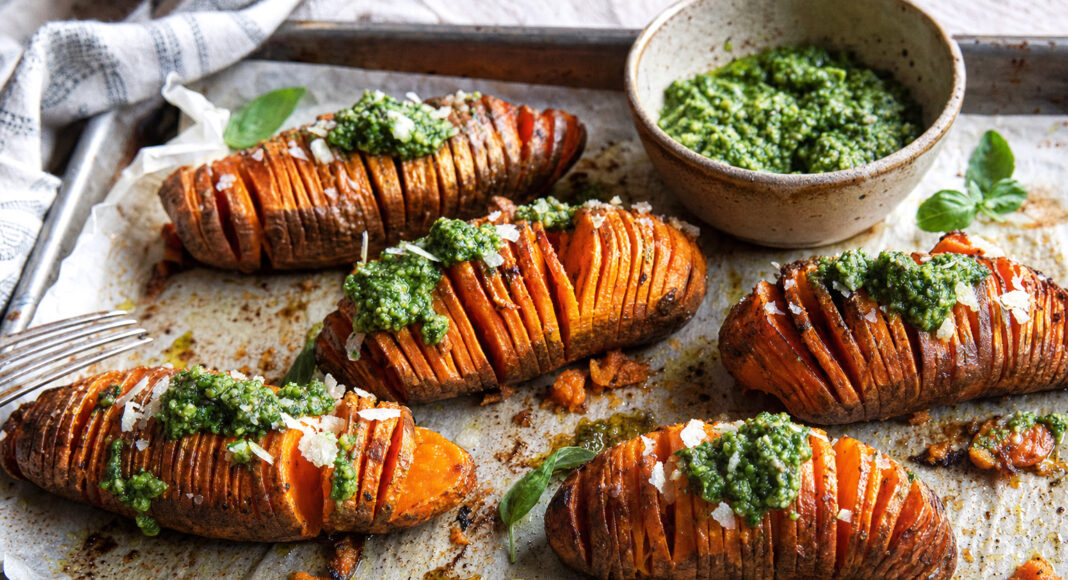 Patate dolci intagliate al forno
