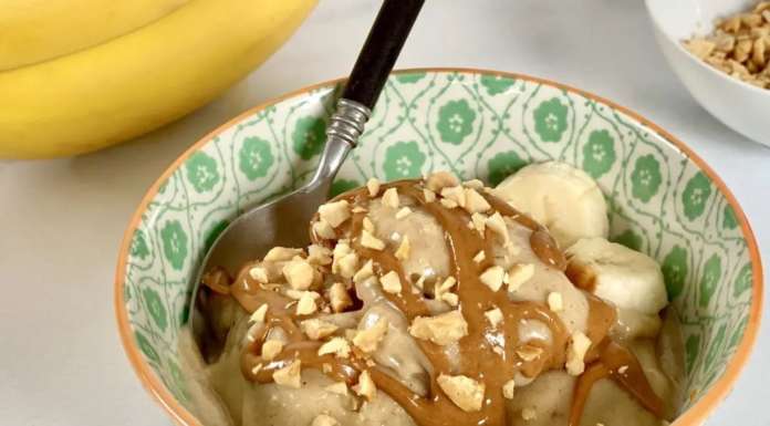 Gelato di banane e arachidi: un dessert sano, veloce e leggero