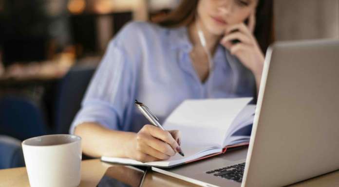 Sempre incollati alla scrivania? Ogni ora fate un (mini) break!