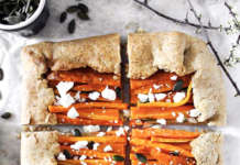 Torta rustica con carote, feta e semi di zucca