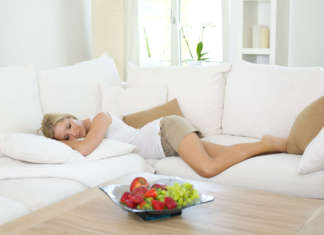 Per dormire meglio ai giovani basta mangiare più frutta e verdura