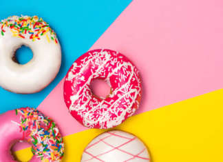 dolci con glassa con biossido di titanio