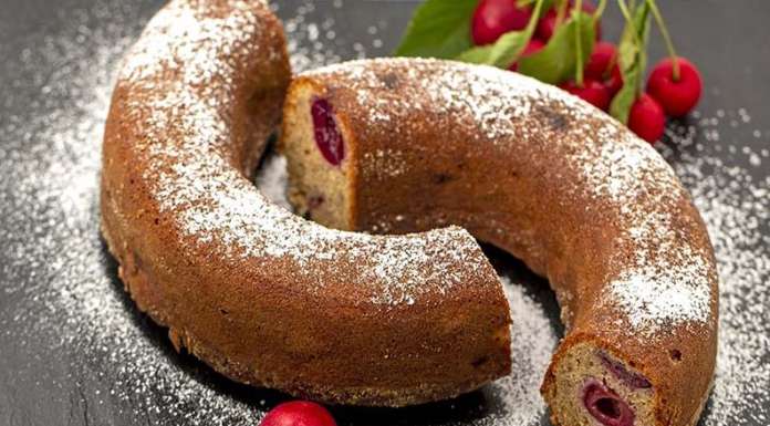 Preparare un buona ciambella con le ciliegie Ciambella integrale alle ciliegie