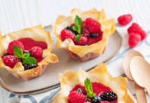 Cestini di pasta fillo ai frutti di bosco