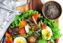 Insalata verde con funghi zucca e uova