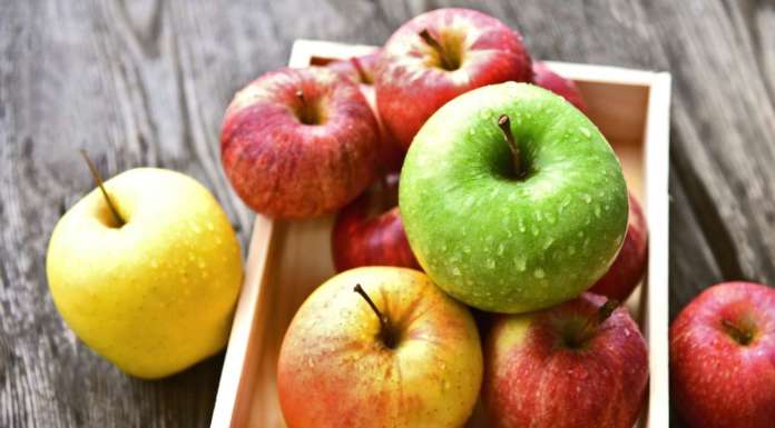 Ecco perché bisogna mangiare le mele con la buccia