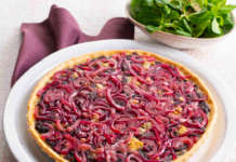 Quiche integrale di cipolle rosse e gorgonzola all'alloro