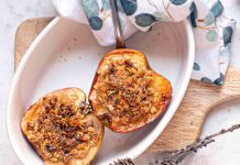 Mele al forno con crumble integrale di avena e noci