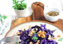 Spaghetti di cavolo rosso su vellutata di cannellini