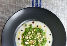 Zuppa di topinambur con pesto di spinacini e nocciole